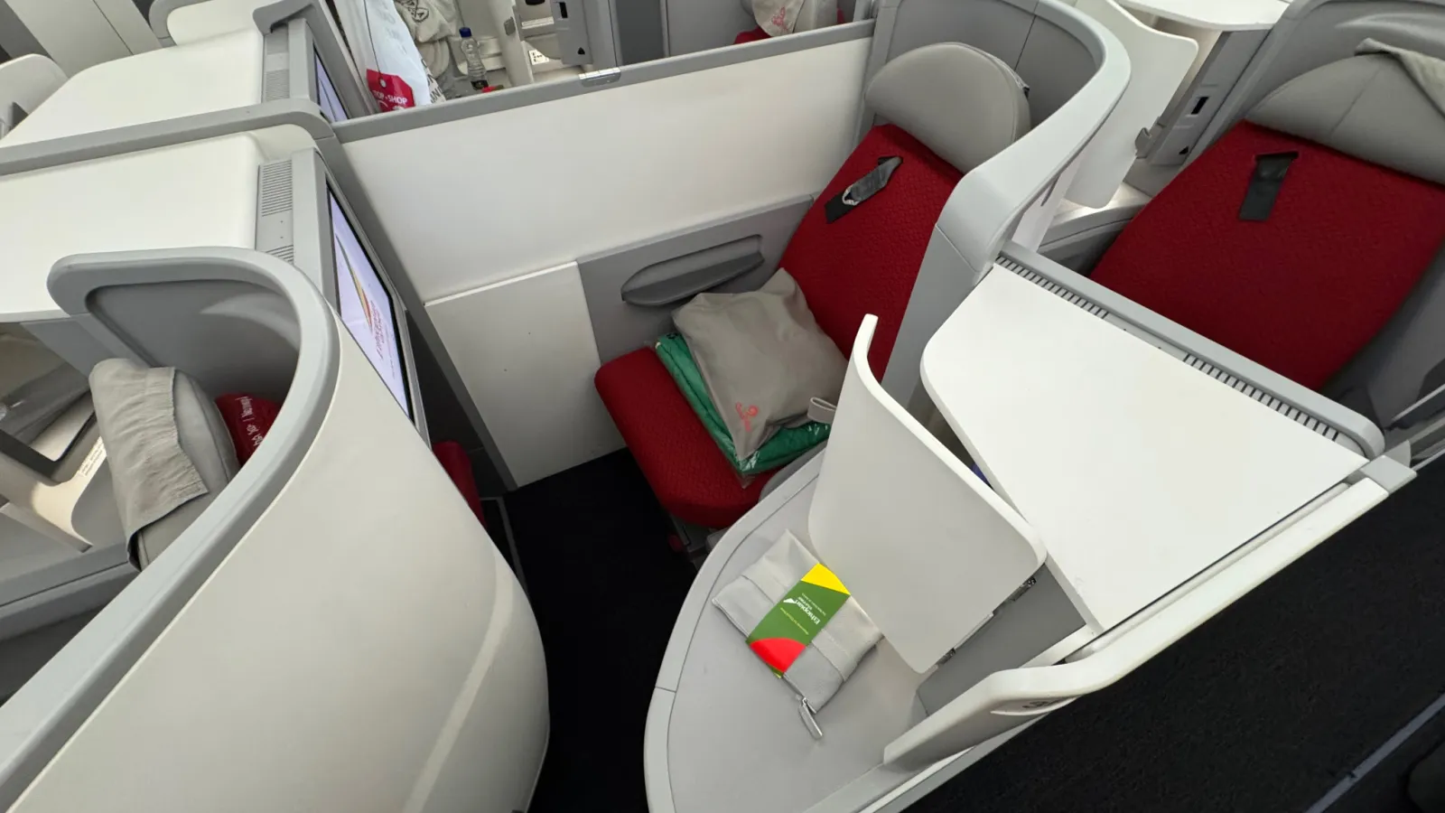 Look at this seat! It’s clean and crispy… unfortunately the experience was far from it.